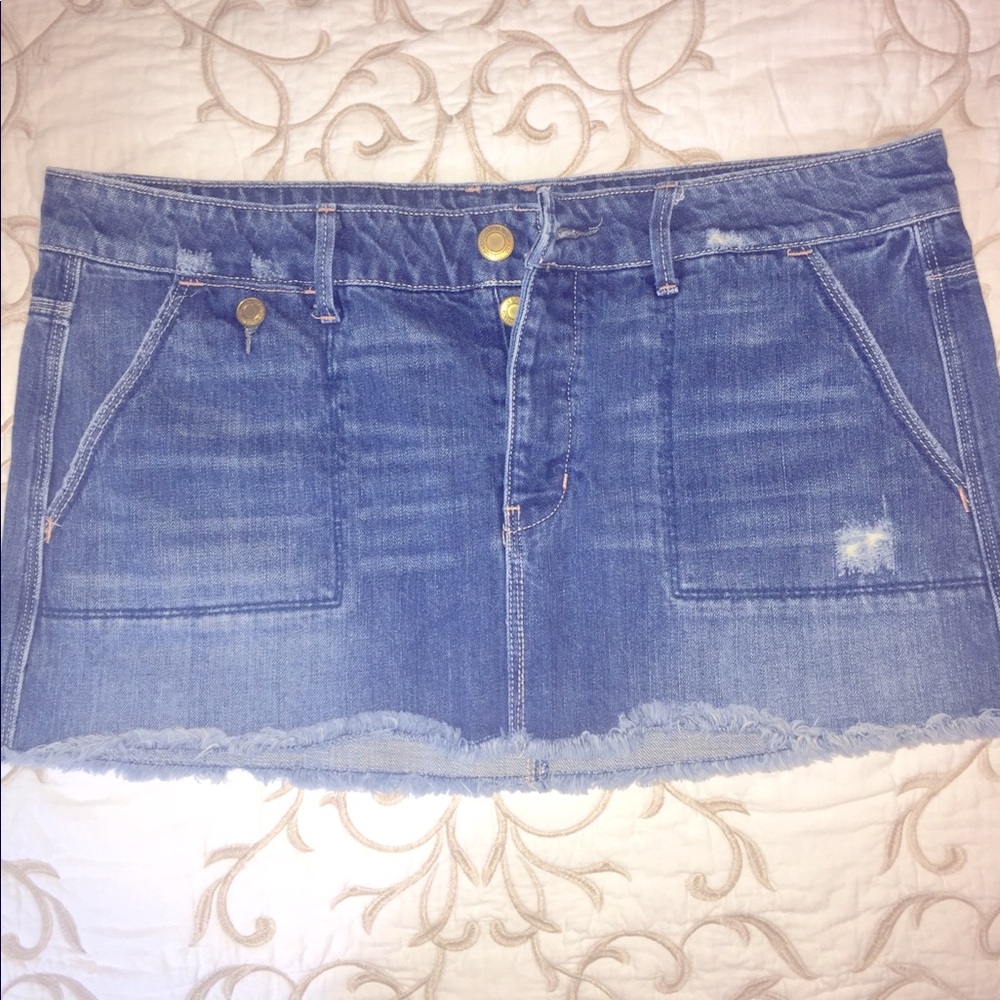 Short jean skirt